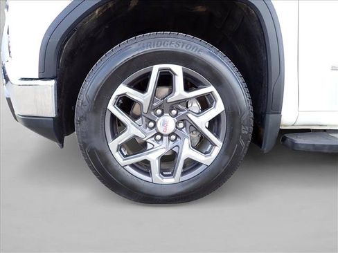 Used 2025 GMC Sierra 1500 SLT w/ SLT Premium Plus Package AWD/4WD image 7