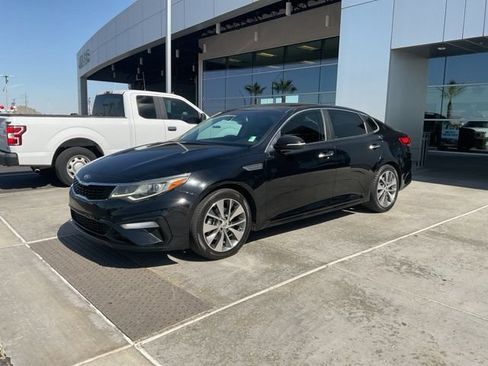 Used 2019 Kia Optima S FWD image 2