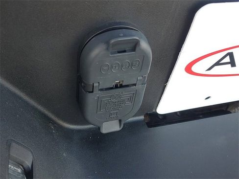 Certified 2021 GMC Sierra 1500 AT4 w/ AT4 Value Package image 6