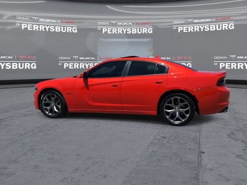 Used 2016 Dodge Charger R/T w/ Plus Group RWD image 5