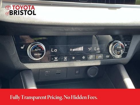Used 2024 Mitsubishi Outlander SE Black Edition AWD/4WD image 32
