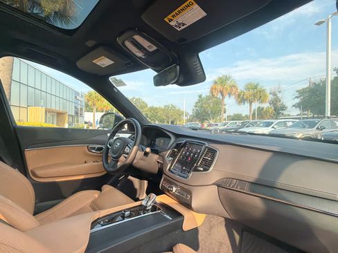Used 2023 Volvo XC90 B6 Ultimate w/ Lounge Package AWD/4WD image 26