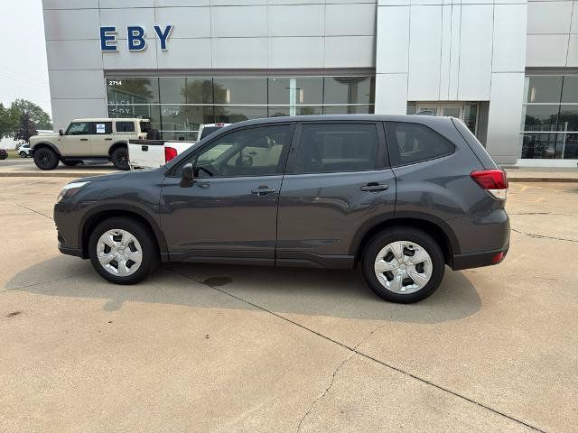 Used 2023 Subaru Forester AWD/4WD image 2