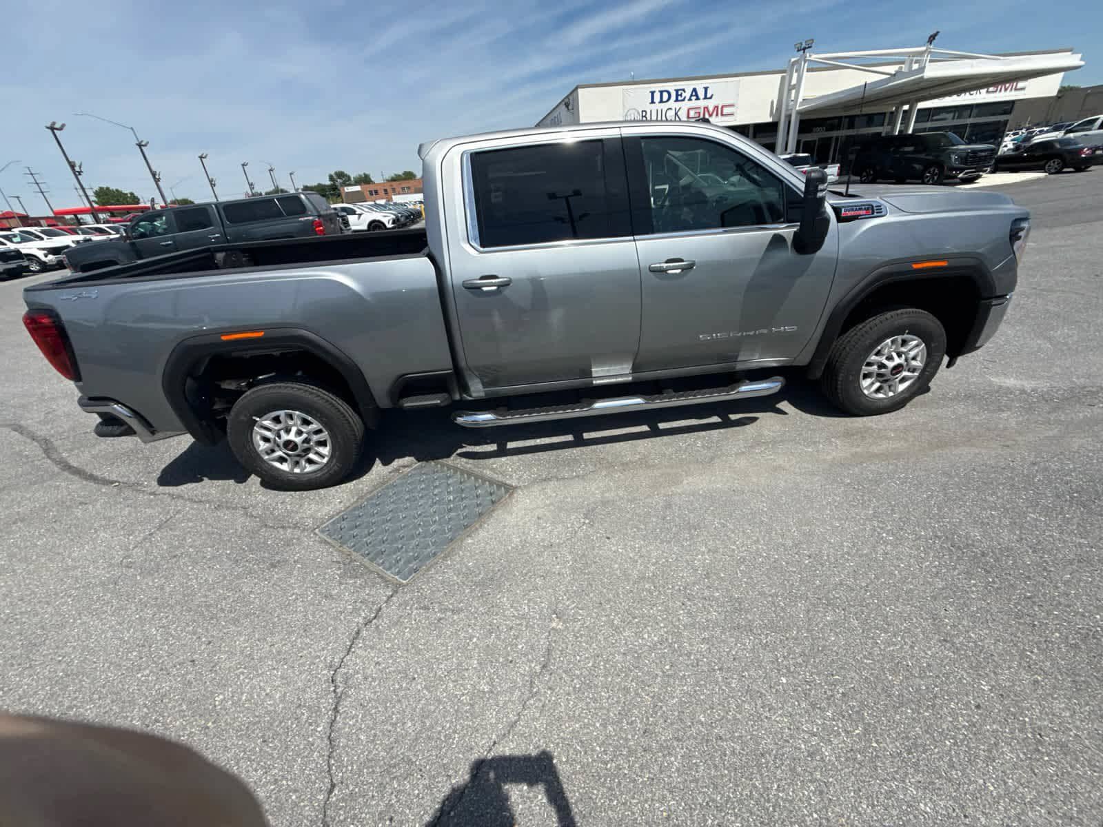 New 2026 GMC Sierra 2500 SLE w/ SLE Value Package; AWD/4WD image 15