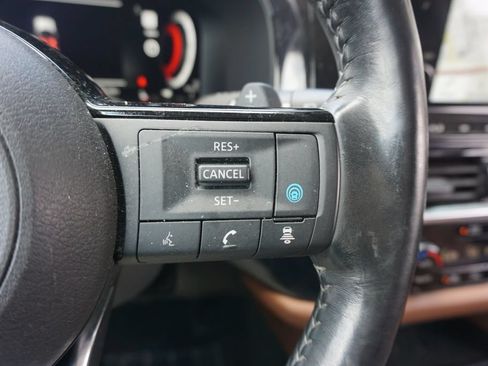 Used 2023 Nissan Pathfinder Platinum AWD/4WD image 9