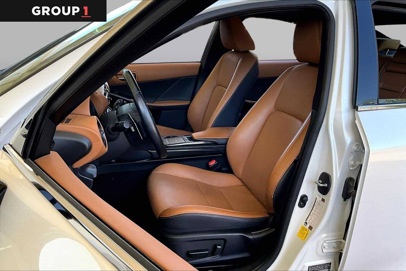 Used 2024 Lexus IS 300 w/ Comfort Package RWD image 7