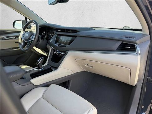 Used 2018 Cadillac XT5 Premium Luxury FWD image 12