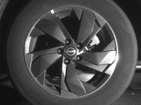 Used 2025 Nissan Rogue SV AWD/4WD image 14