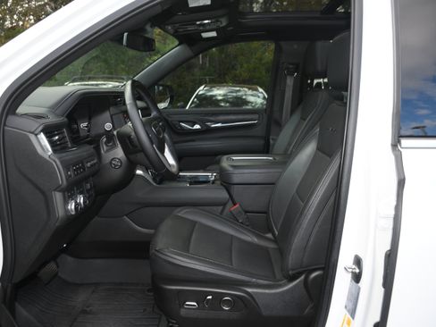 Used 2023 GMC Yukon Denali w/ Max Trailering Package image 8