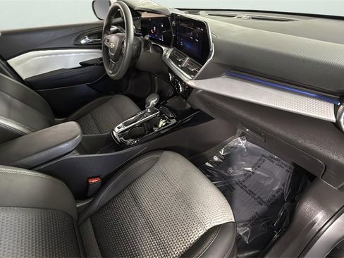 Used 2025 Chevrolet Trax LT image 46
