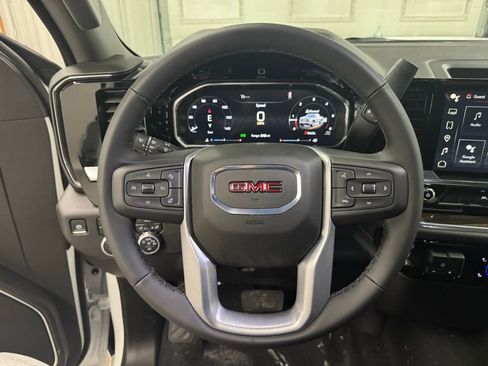 New 2026 GMC Sierra 1500 Elevation image 17