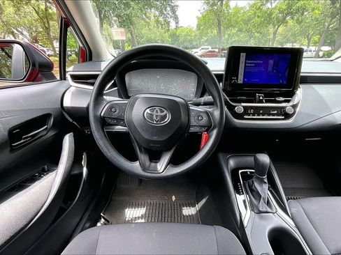 Used 2025 Toyota Corolla LE FWD image 8
