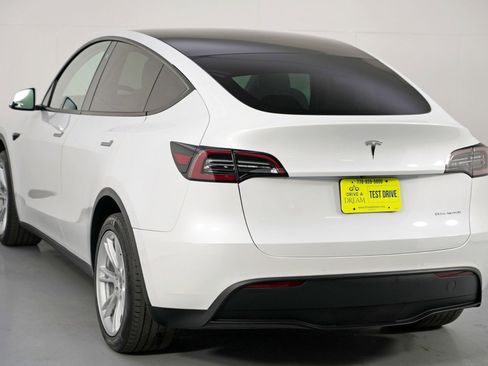 Used 2020 Tesla Model Y Long Range image 48