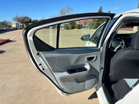 Used 2012 Toyota Prius C Three FWD image 21