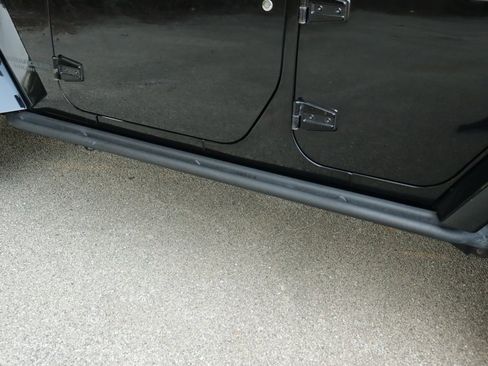 Used 2015 Jeep Wrangler Unlimited Sahara image 27