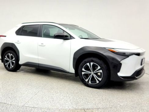 Used 2024 Toyota bZ4X AWD image 3