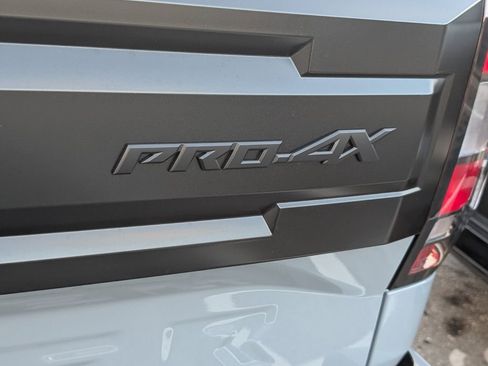 New 2026 Nissan Frontier PRO-4X w/ Pro-4x Convenience Package image 9