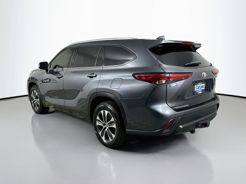 Used 2021 Toyota Highlander XLE FWD image 5