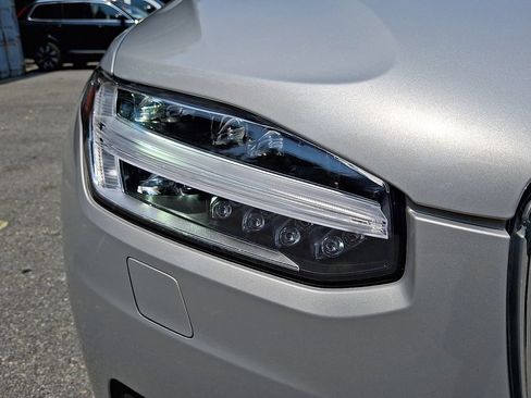 Used 2023 Volvo XC90 B6 Ultimate w/ Protection Package Premier AWD/4WD image 9