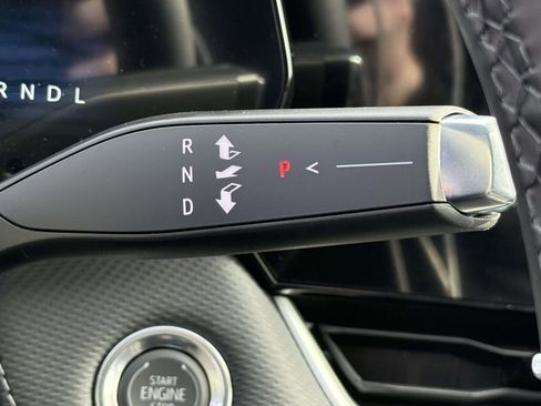 New 2026 Chevrolet Equinox LT w/ Convenience Package II image 17