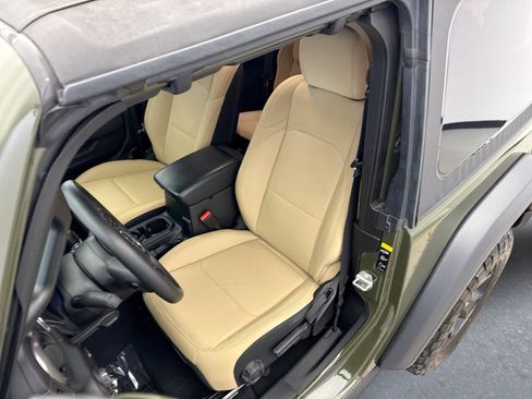 Used 2023 Jeep Wrangler Sport image 11