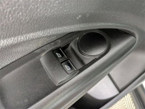 Used 2021 Ford Transit Connect XLT image 12