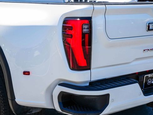 Used 2025 GMC Sierra 3500 Denali Ultimate AWD/4WD image 12