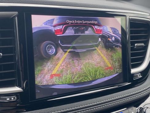 New 2026 Chrysler Pacifica Select AWD/4WD image 39