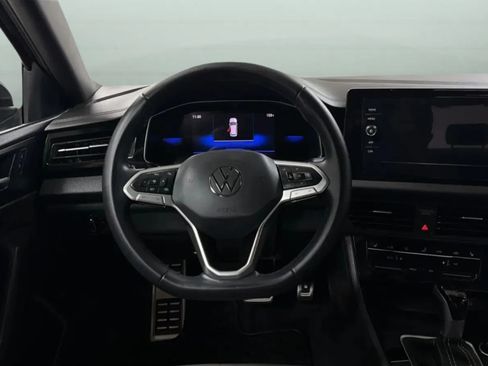 Used 2025 Volkswagen Jetta Sport FWD image 10