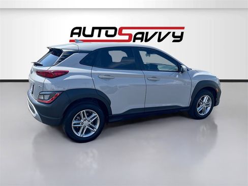 Used 2023 Hyundai Kona SE image 7