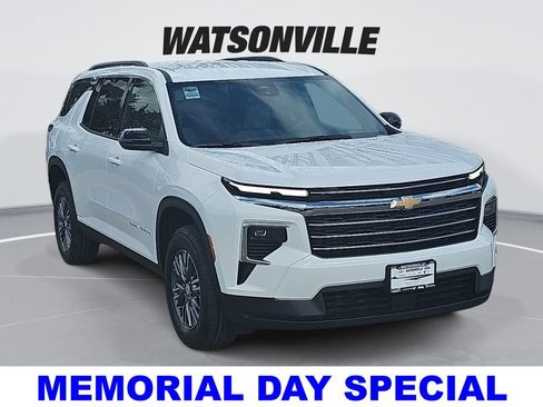 New 2026 Chevrolet Traverse LT w/ Sun and Wheel Package FWD image 1