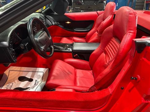 Used 1995 Chevrolet Corvette Convertible RWD image 6