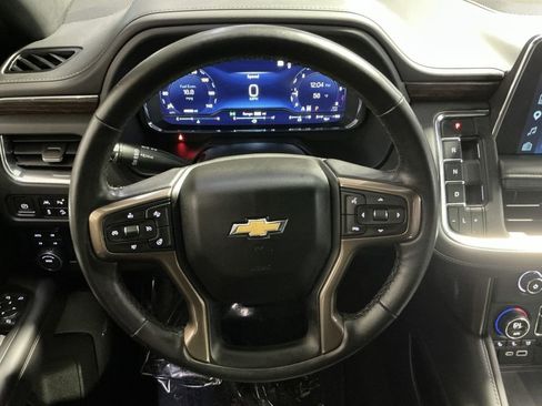 Used 2022 Chevrolet Suburban High Country AWD/4WD image 17