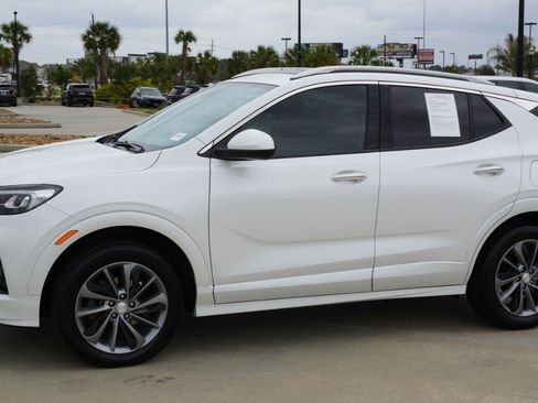 Used 2023 Buick Encore GX Essence w/ Experience Buick Package image 5