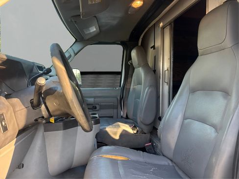 Used 2013 Ford E-350 and Econoline 350 Super Duty RWD image 9