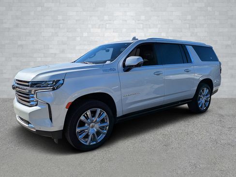 Used 2024 Chevrolet Suburban High Country image 9