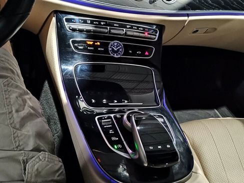 Used 2017 Mercedes-Benz E 300 4MATIC image 27