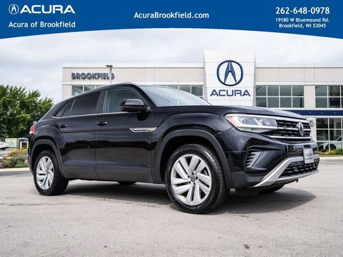 Used 2020 Volkswagen Atlas Cross Sport SE image 1