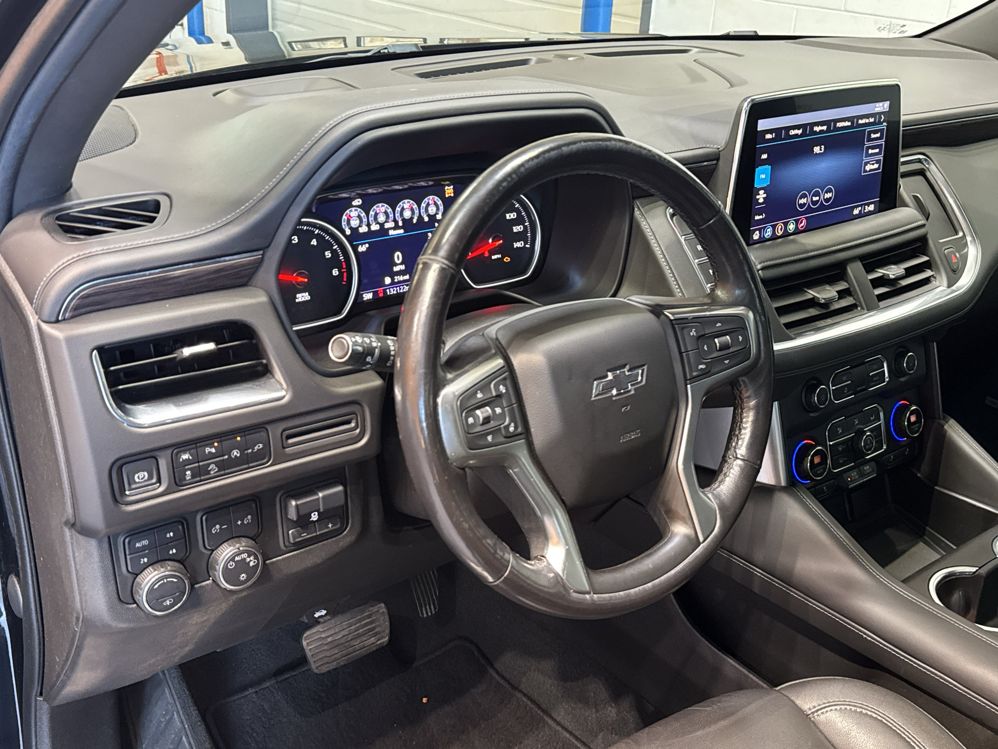 Used 2021 Chevrolet Tahoe Z71 w/ Z71 Off-Road Package AWD/4WD image 20