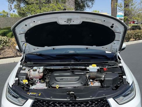 Used 2023 Chrysler Pacifica Touring-L image 27