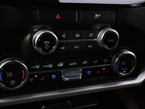 Used 2023 Ford Expedition Limited image 32