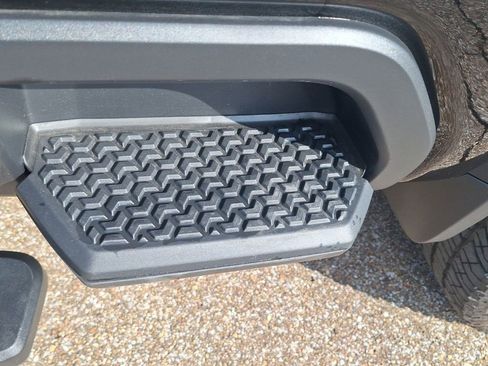 New 2026 Chevrolet Silverado 2500 LT image 8