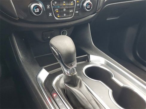 Used 2021 Chevrolet Traverse LS image 23