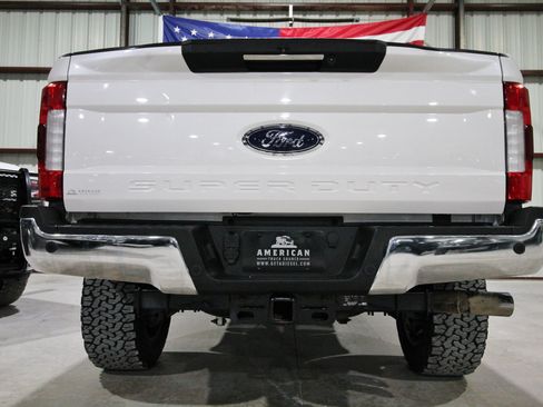 Used 2018 Ford F250 Lariat w/ Lariat Ultimate Package AWD/4WD image 8