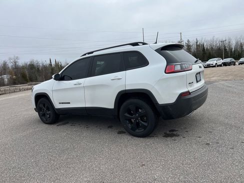 Used 2020 Jeep Cherokee Latitude Plus image 3