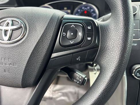 Used 2016 Toyota Camry LE image 19
