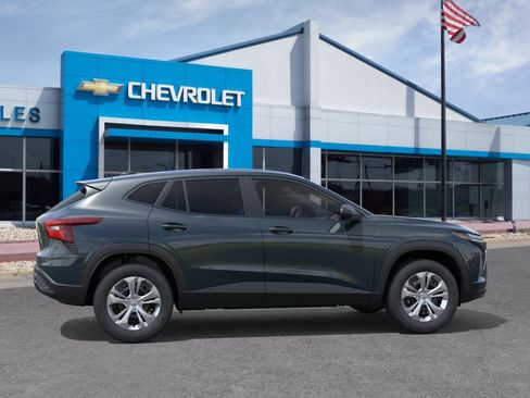 New 2026 Chevrolet Trax LS FWD image 5