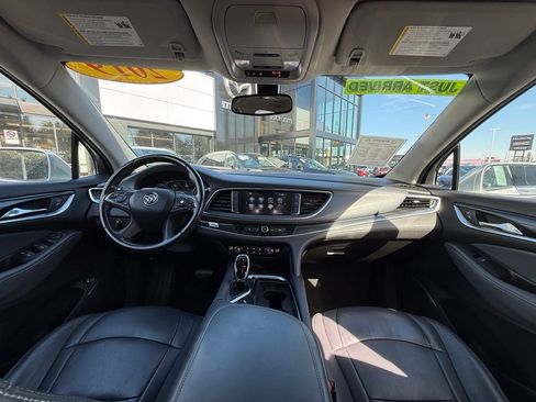 Used 2019 Buick Enclave Essence FWD image 21