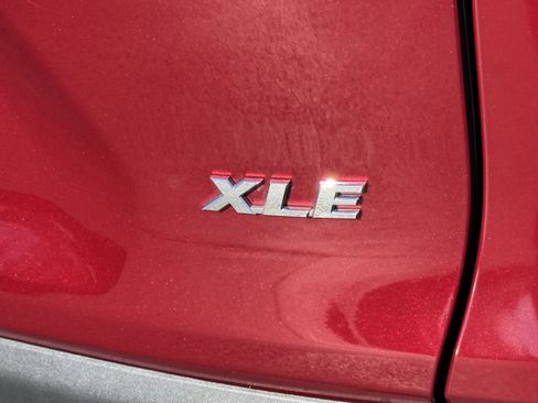 Used 2020 Toyota RAV4 XLE Premium image 44