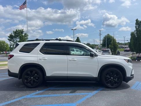 Certified 2025 Honda Pilot Black Edition image 7